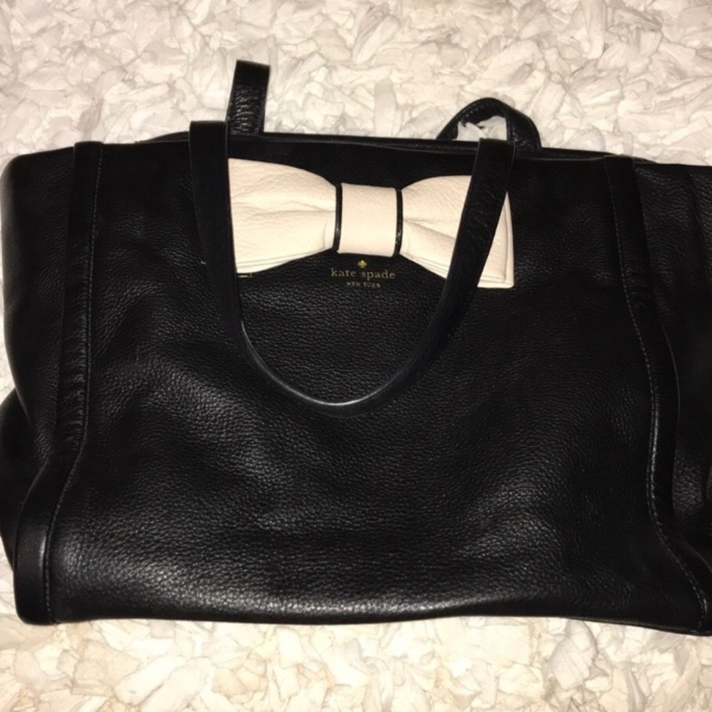 In great condition large Kate spade bag
